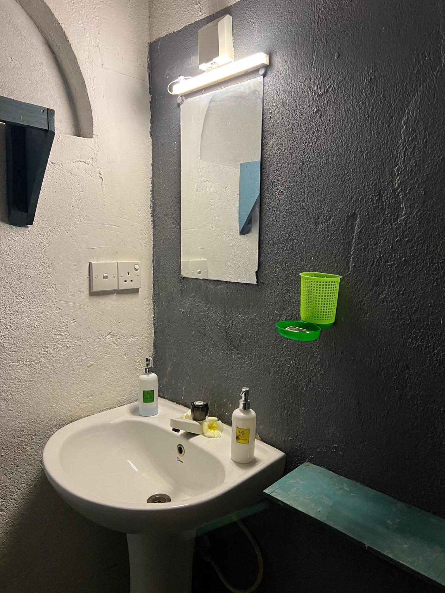 Cactus Arugambay Hostel Vịnh Arugam Ngoại thất bức ảnh
