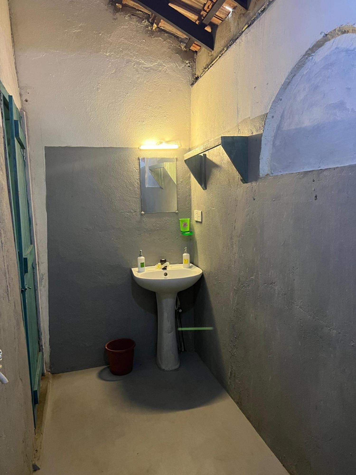 Cactus Arugambay Hostel Vịnh Arugam Ngoại thất bức ảnh